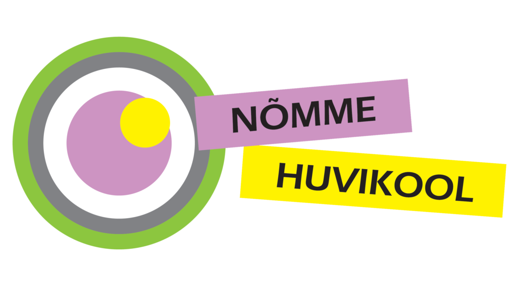 Nõmme huvikooli logo. Ring, rohelise, halli ja lilla kirju. Peal kiri Nõmme Huvikool.